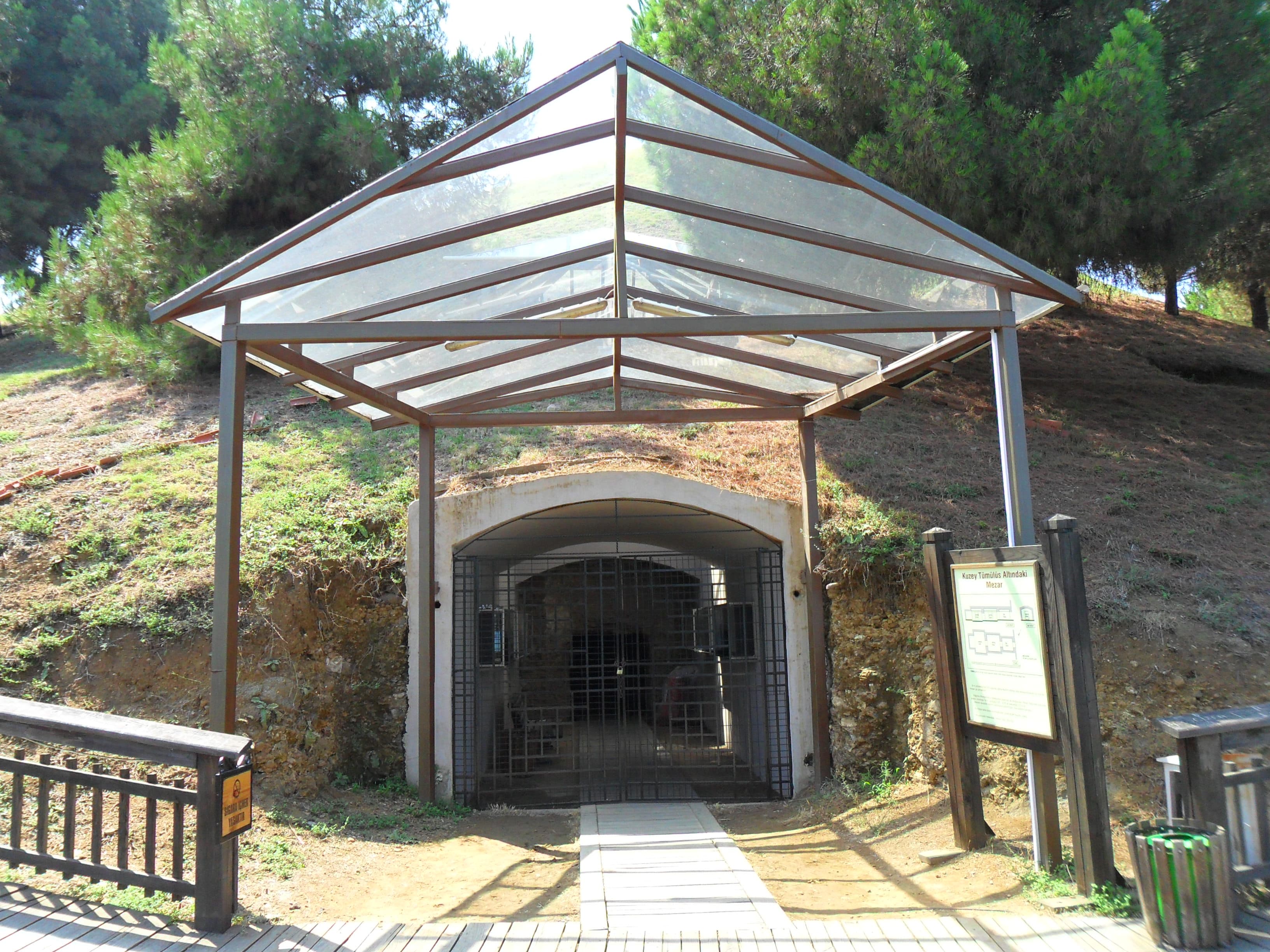 Amisos Tepesi (Baruthane Tümülüsleri)